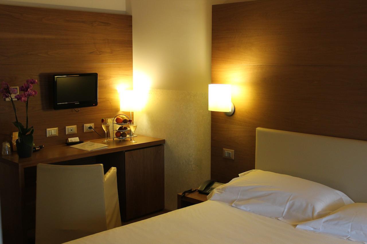 Hotel Operà Dossobuono Chambre photo