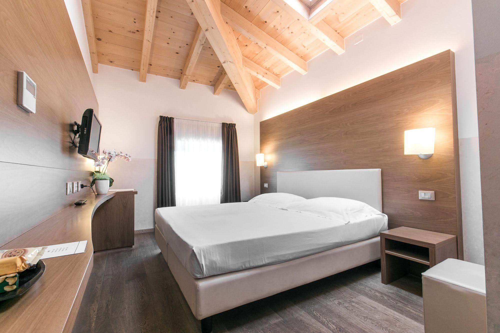 Hotel Operà Dossobuono Extérieur photo